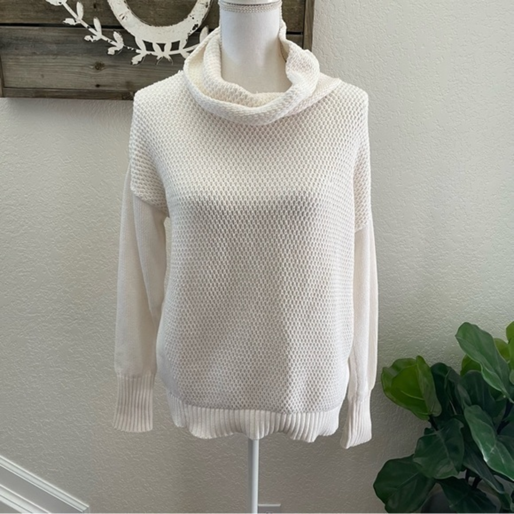 Athleta Breckenridge off‎ white perforated turtleneck sweater size L